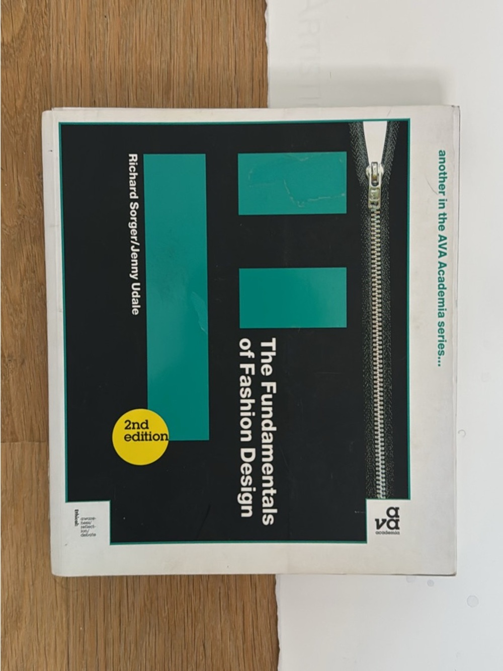 The fundamentals of fashion design 2nd edition book